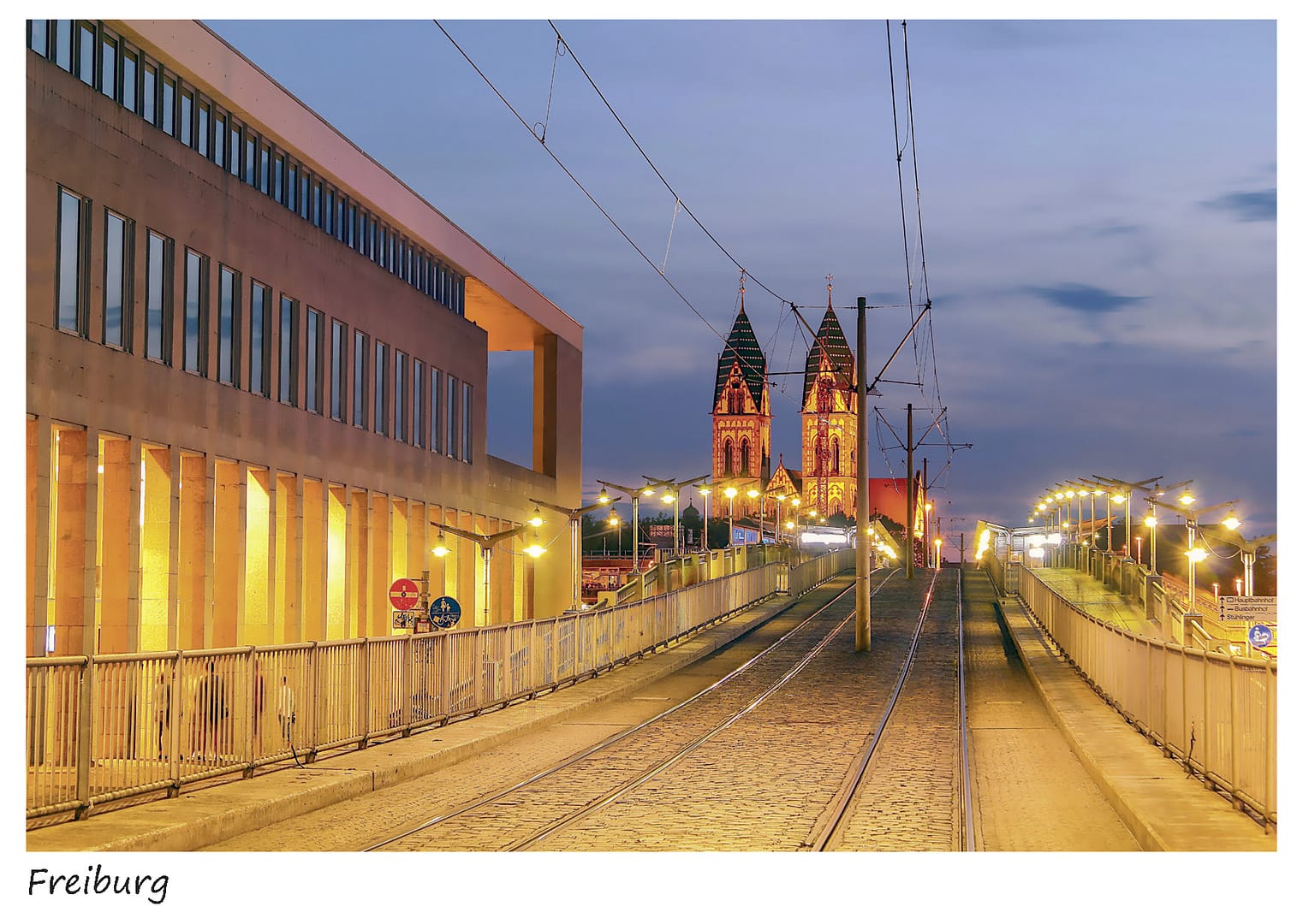Stadtbahnbrücke mit Herz-Jesu-Kirche