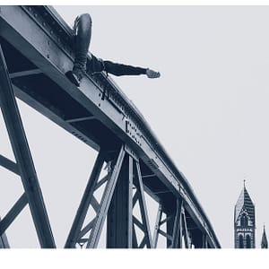 Wiwilibrücke mit Herz-Jesu-Kirche