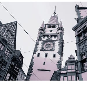 Martinstor mit Altstadthäusern